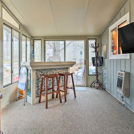 Poconos Vacation Home Walk To Locust Lake! Pocono Lake Esterno foto
