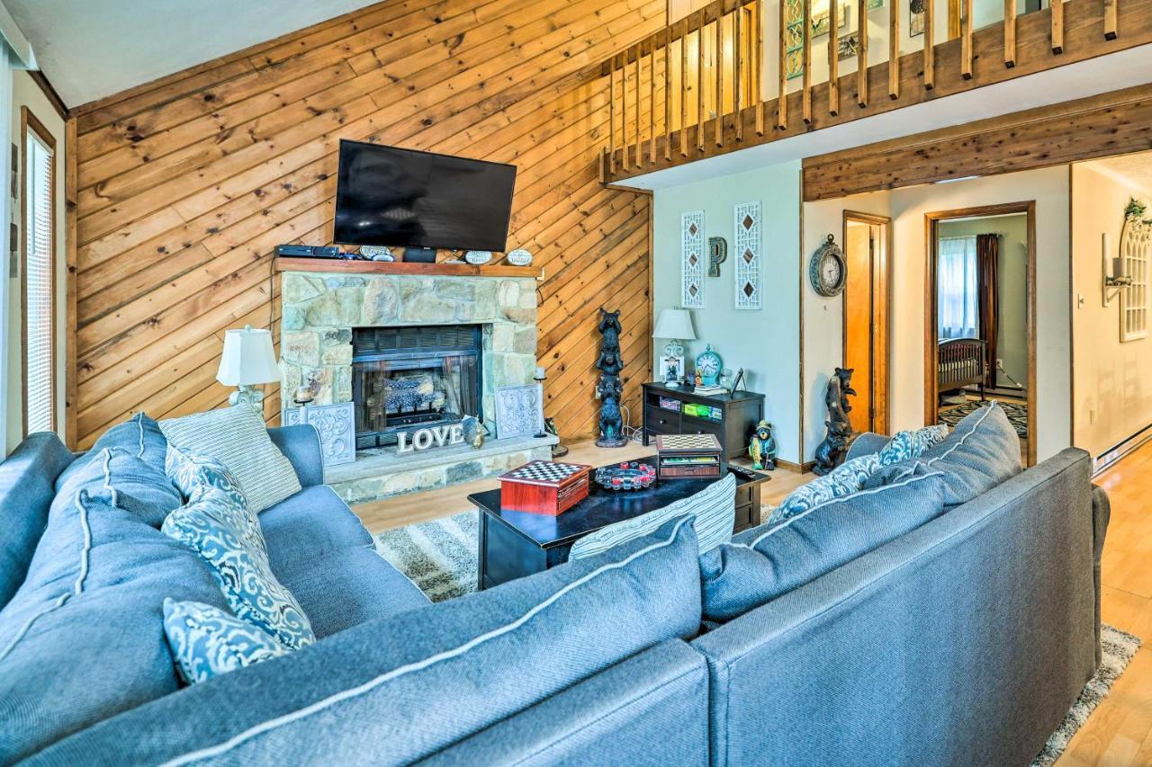 Poconos Vacation Home Walk To Locust Lake! Pocono Lake Esterno foto