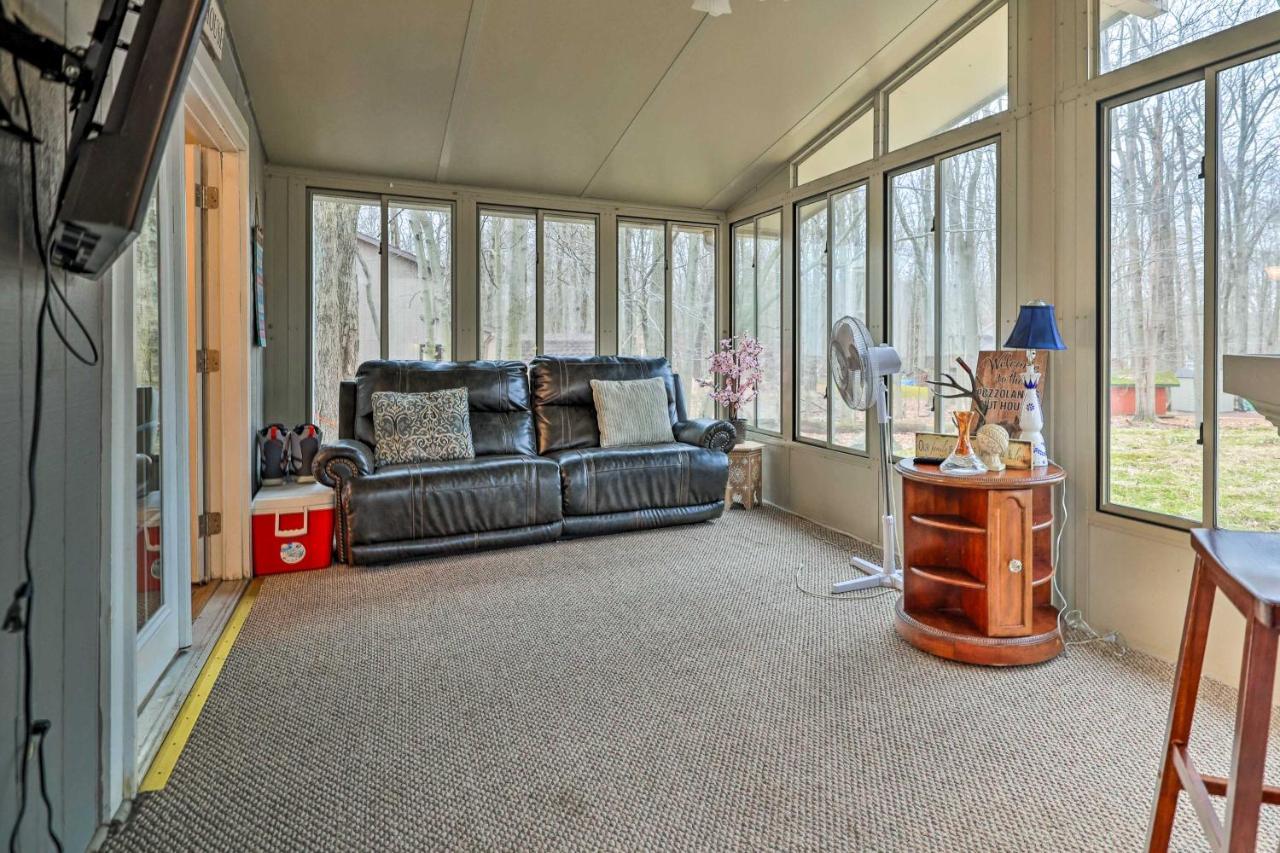 Poconos Vacation Home Walk To Locust Lake! Pocono Lake Esterno foto