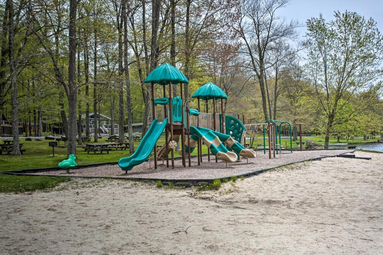 Poconos Vacation Home Walk To Locust Lake! Pocono Lake Esterno foto