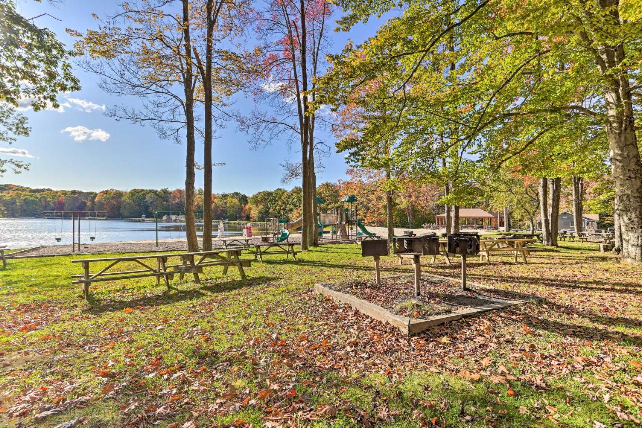 Poconos Vacation Home Walk To Locust Lake! Pocono Lake Esterno foto